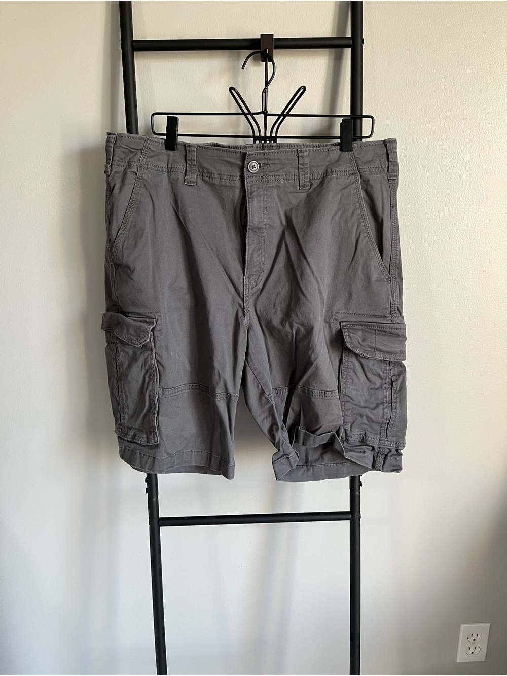 Goodfellow & Co Gray Casual Cargo Shorts with Multiple Pockets